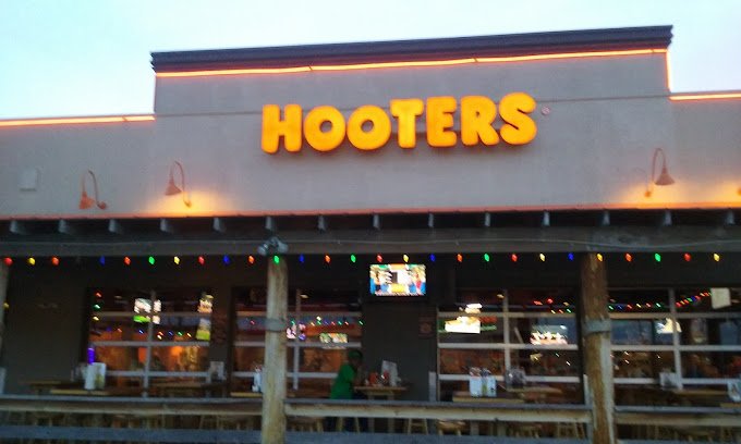 Best Items on the Hooters Menu for kids